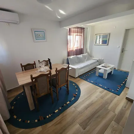 Summit Gracac (Sibenik-Knin)