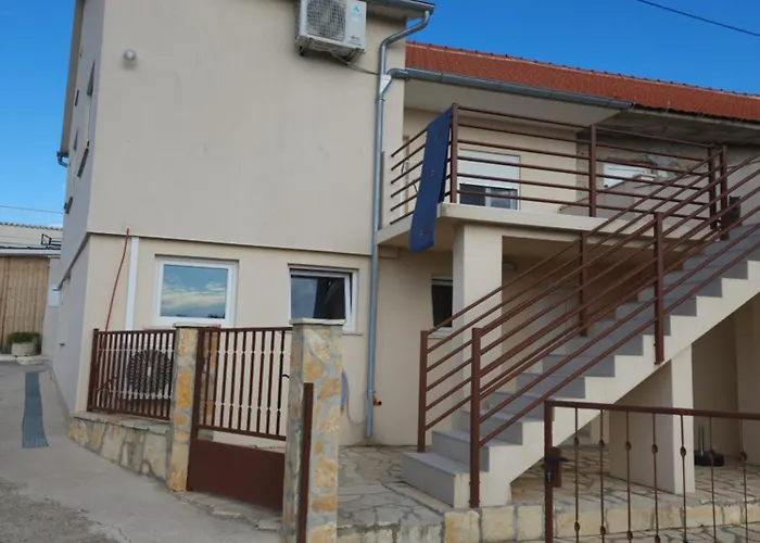 Summit * Gracac (Sibenik-Knin)