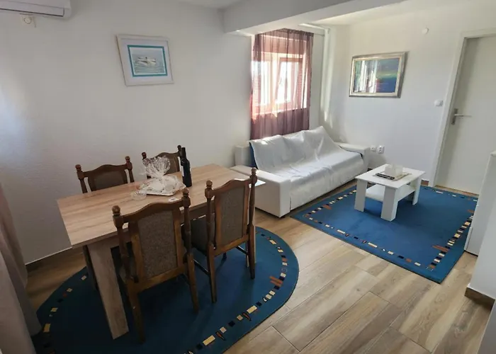 Summit Gracac (Sibenik-Knin)